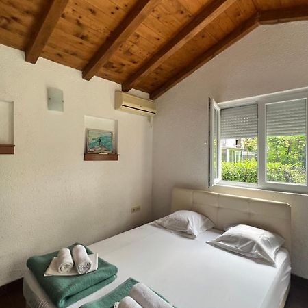 Ksenia Guesthouse Apartments And Studios Budva Eksteriør billede