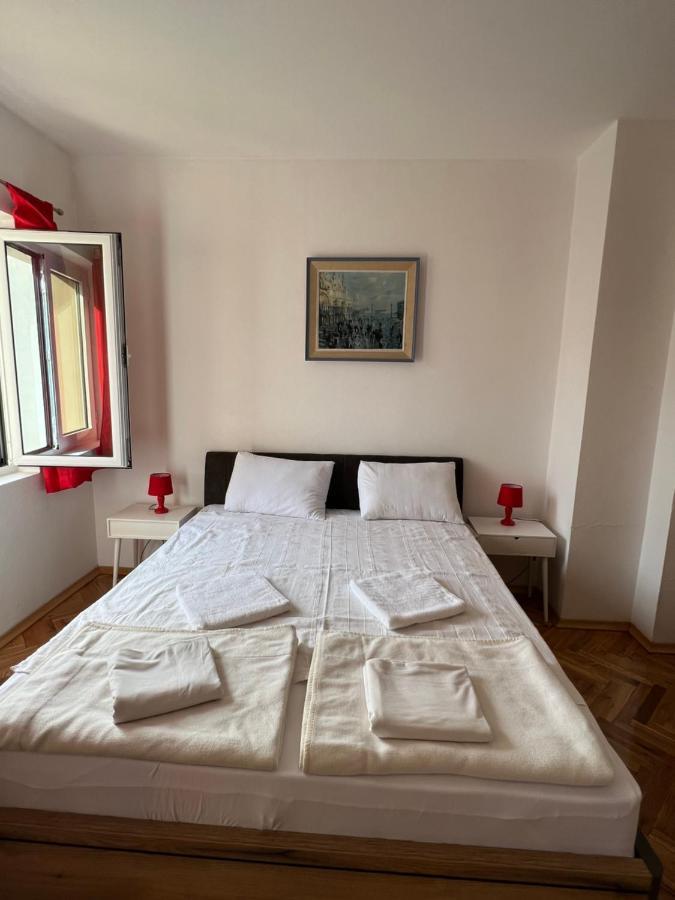 Ksenia Guesthouse Apartments And Studios Budva Eksteriør billede