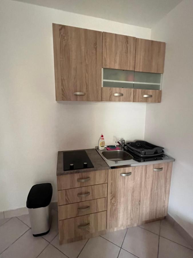 Ksenia Guesthouse Apartments And Studios Budva Eksteriør billede