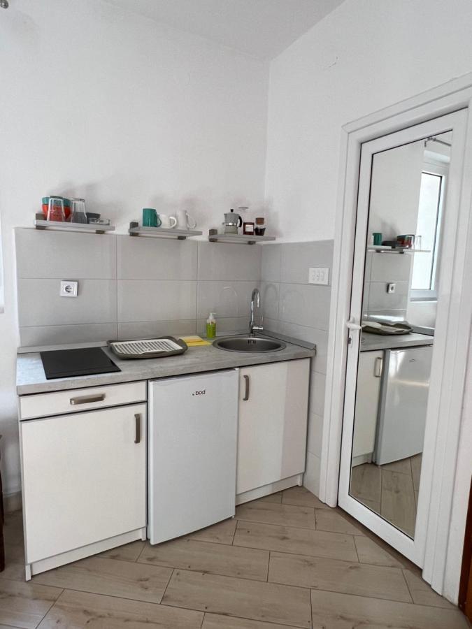 Ksenia Guesthouse Apartments And Studios Budva Eksteriør billede