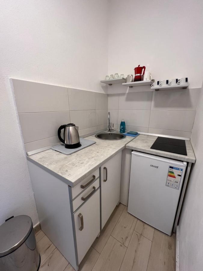Ksenia Guesthouse Apartments And Studios Budva Eksteriør billede