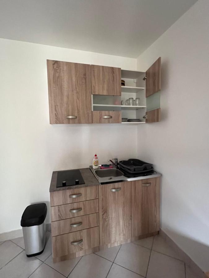 Ksenia Guesthouse Apartments And Studios Budva Eksteriør billede