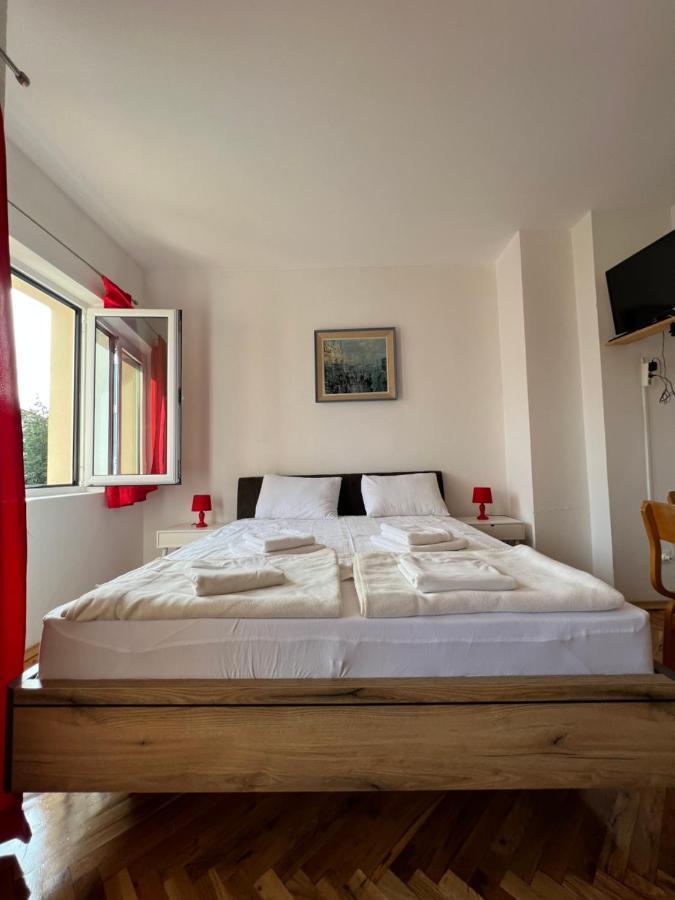 Ksenia Guesthouse Apartments And Studios Budva Eksteriør billede