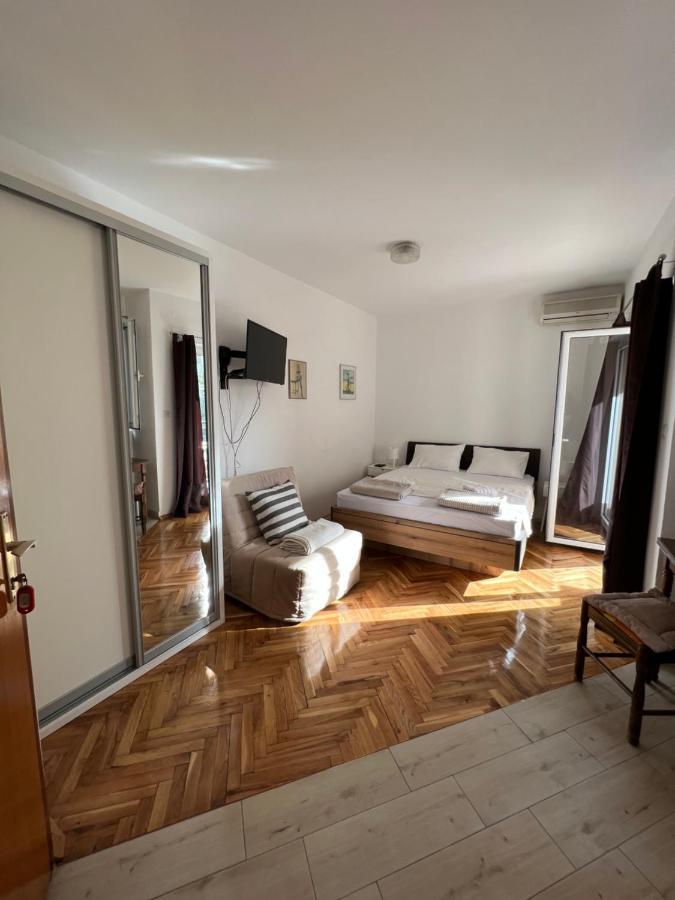 Ksenia Guesthouse Apartments And Studios Budva Eksteriør billede