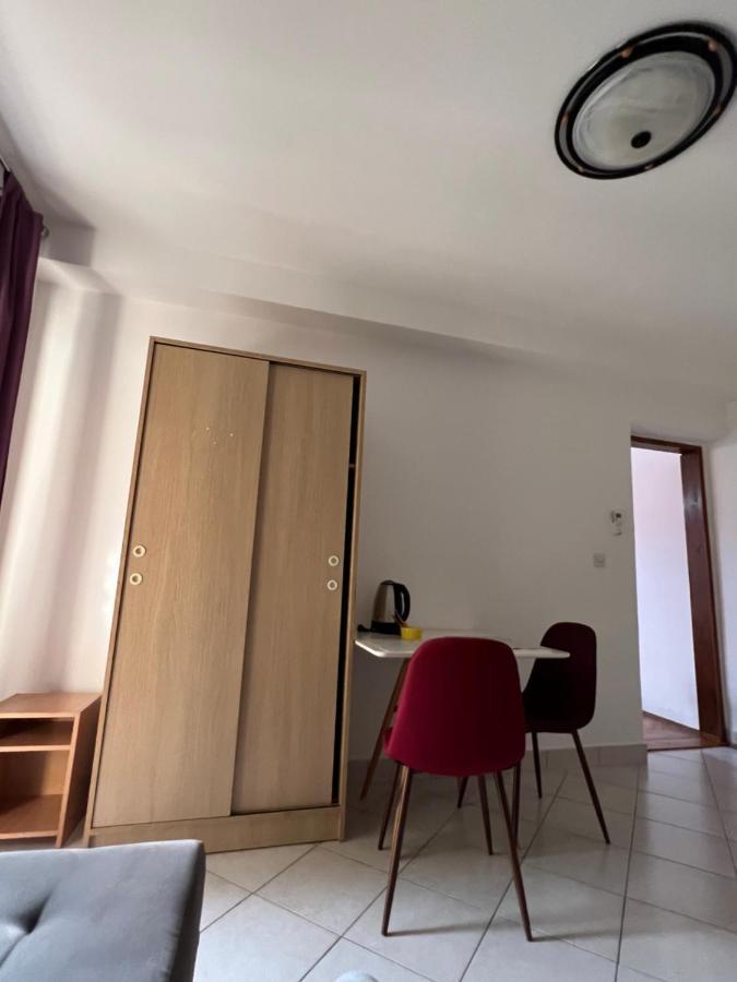 Ksenia Guesthouse Apartments And Studios Budva Eksteriør billede