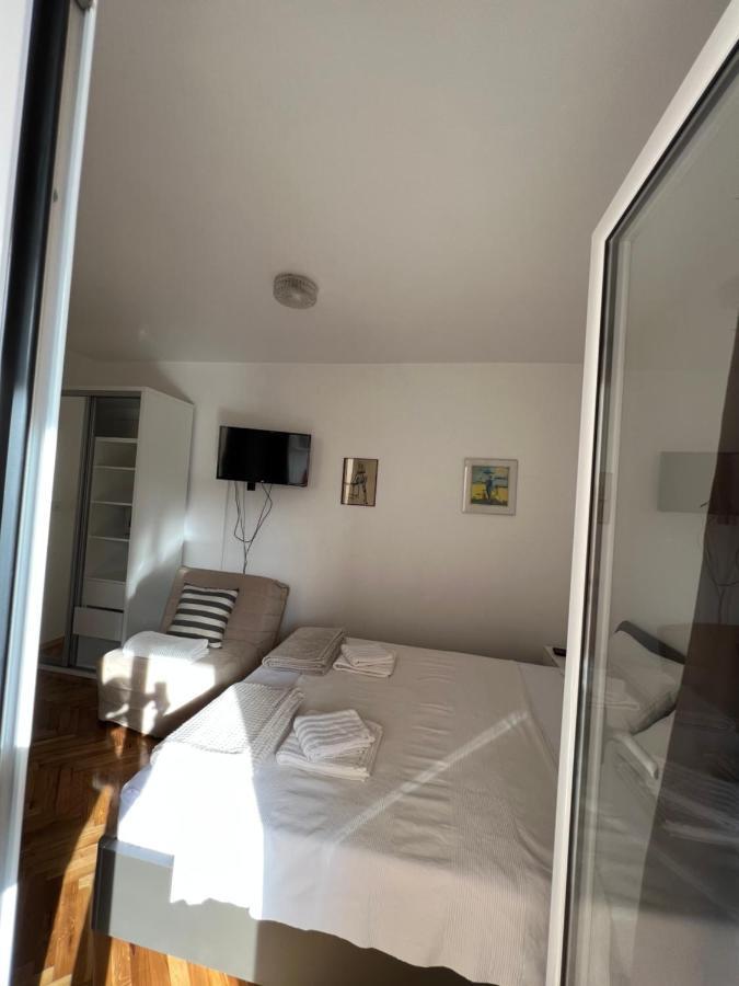 Ksenia Guesthouse Apartments And Studios Budva Eksteriør billede