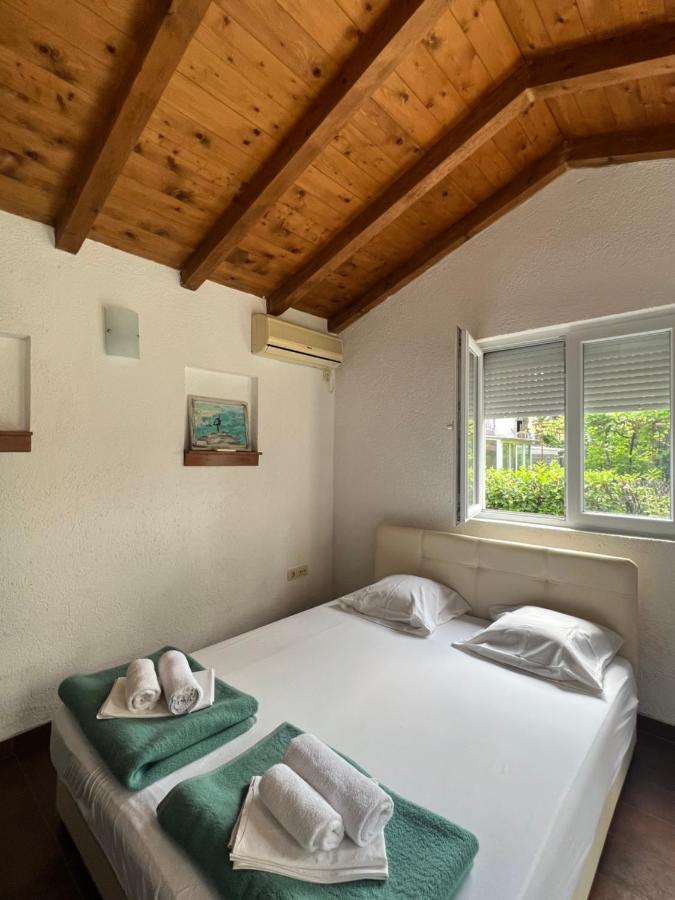 Ksenia Guesthouse Apartments And Studios Budva Eksteriør billede