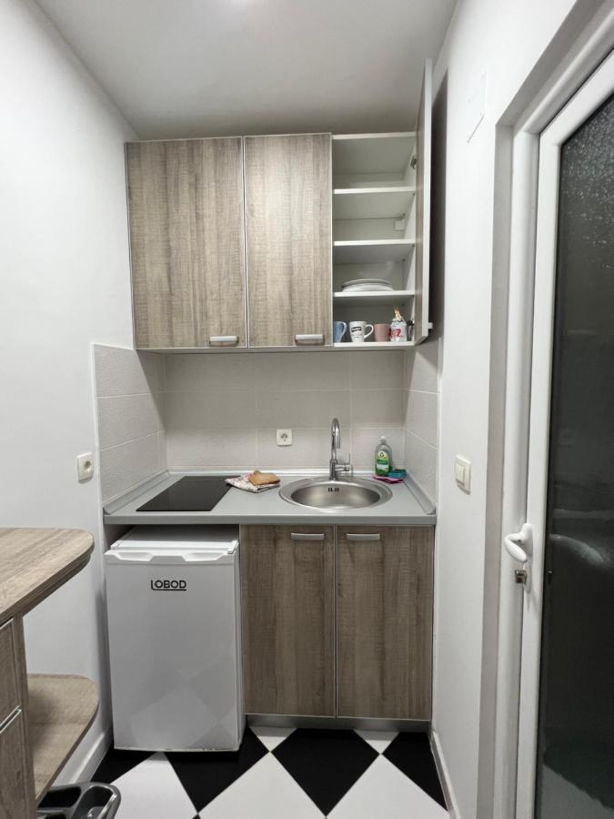 Ksenia Guesthouse Apartments And Studios Budva Eksteriør billede
