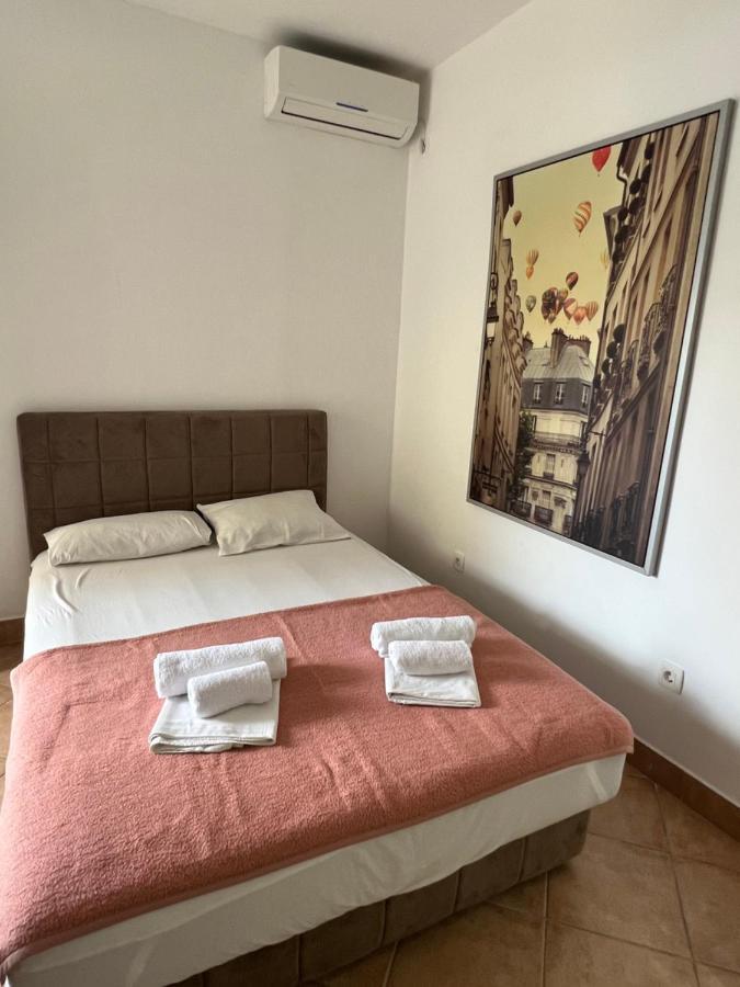 Ksenia Guesthouse Apartments And Studios Budva Eksteriør billede